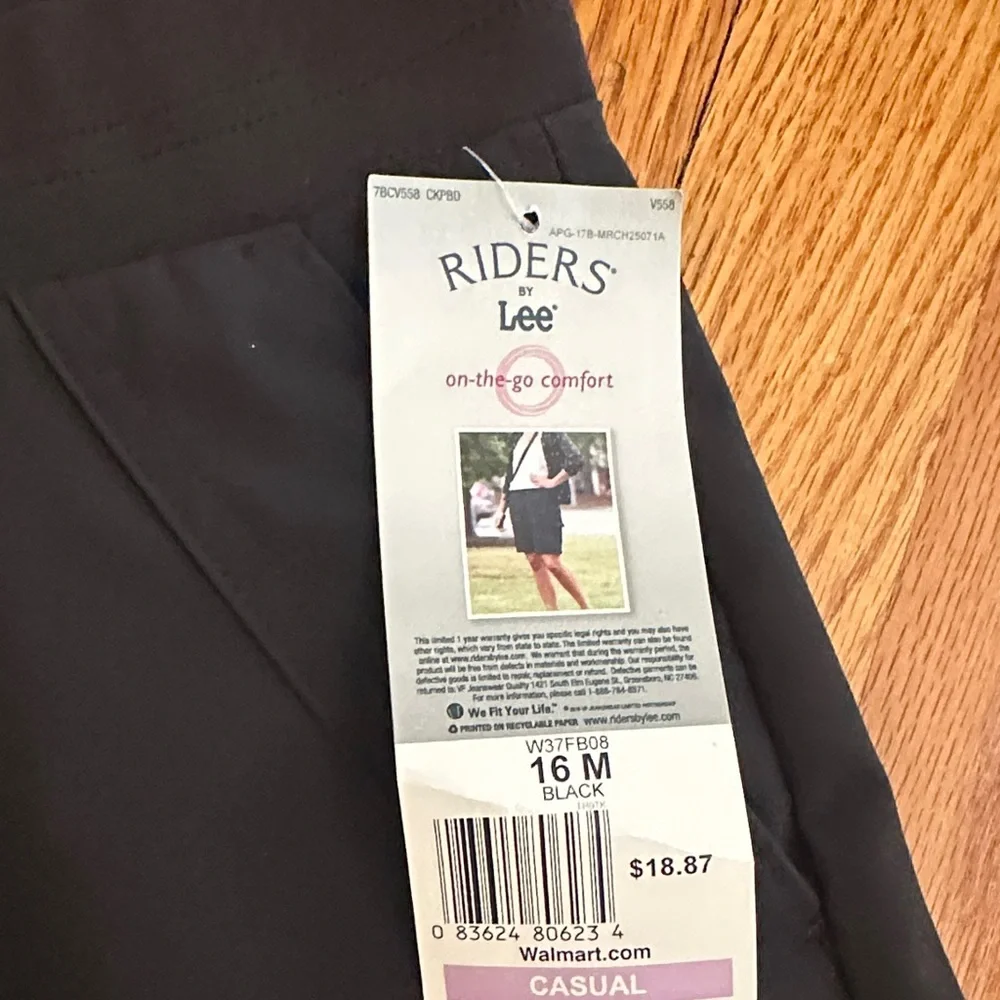 Women’s Black Cargo Shorts - Picture 2 of 4